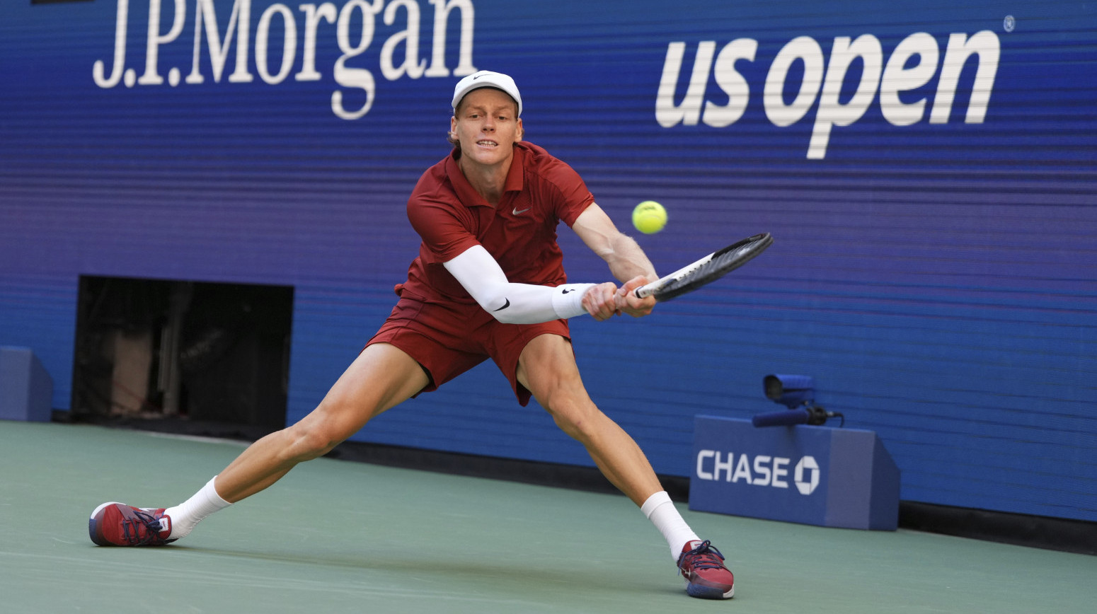 Čudni Siner morao da "kopa" za 1/8 finala US opena