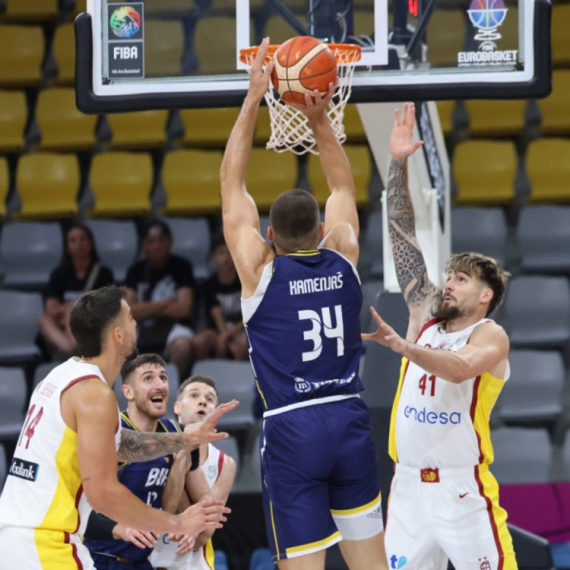 Španija pregazila BiH – uteha je senzacionalno kucanje Lazića VIDEO