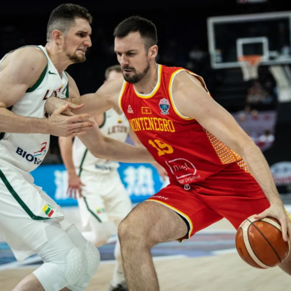 Crna Gora sa 11 igrača traži prolaz grupe