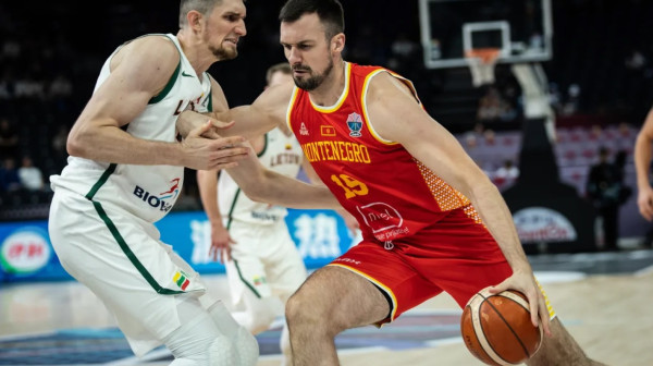 Crna Gora sa 11 igrača traži prolaz grupe