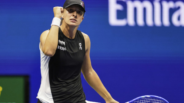 Ekspresno: Švjontek 400. pobedom u karijeri do osmine finala