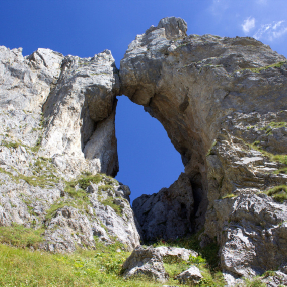 Ovo je najromantičnije mesto u regionu: Veruje se da zaljubljeni ovde mogu ojačati svoju ljubav FOTO
