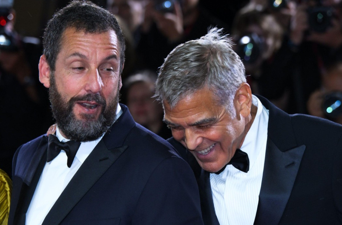 Desetominutne ovacije u Veneciji za film sa Klunijem: On se poklonio pa poljubio suprugu VIDEO