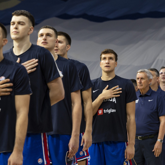 Uspori malo, sudbino sestro