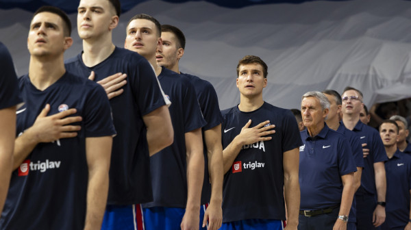 Uspori malo, sudbino sestro