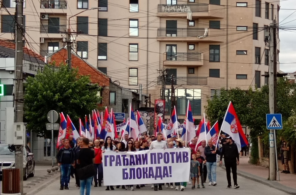 Bujanovac digao glas protiv blokada; Narod neće nasilje: "Živela Srbija" FOTO