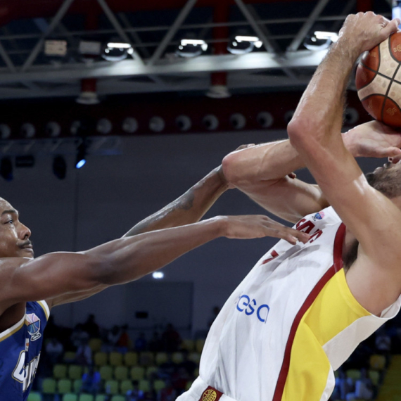 Španija +44 na Kipru!