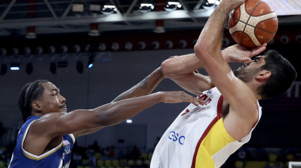 Španija +44 na Kipru!