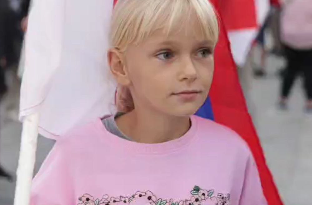 Divne reči iz Mionice; Najmlađi šalju poruku sa skupa: "Ja volim svoju Srbiju" VIDEO