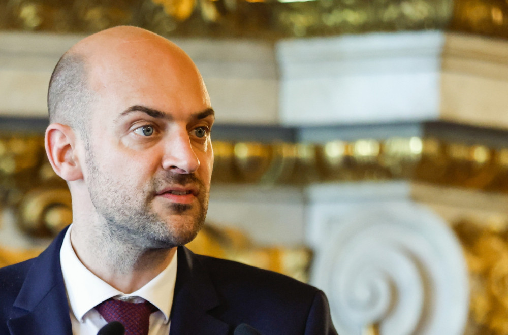 Baro "pecnuo" Amerikance: Znak nepoštovanja