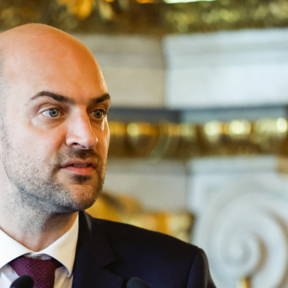 Baro "pecnuo" Amerikance: Znak nepoštovanja