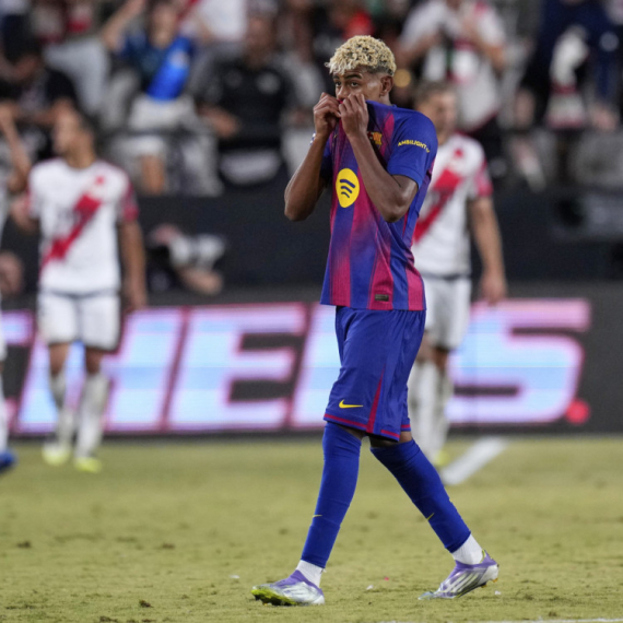 Barsa pobegla sa giljotine – VAR se pokvario pre spornog penala za Jamala