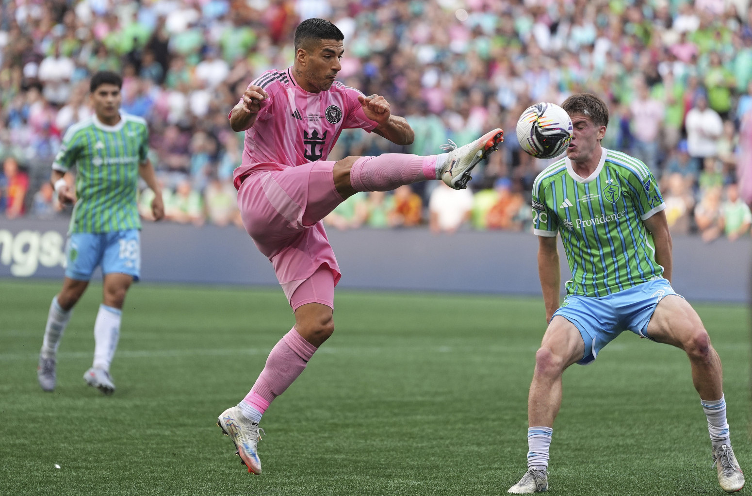 Nekad grizao, sada pljuje – Suares ponovo u središtu skandala VIDEO