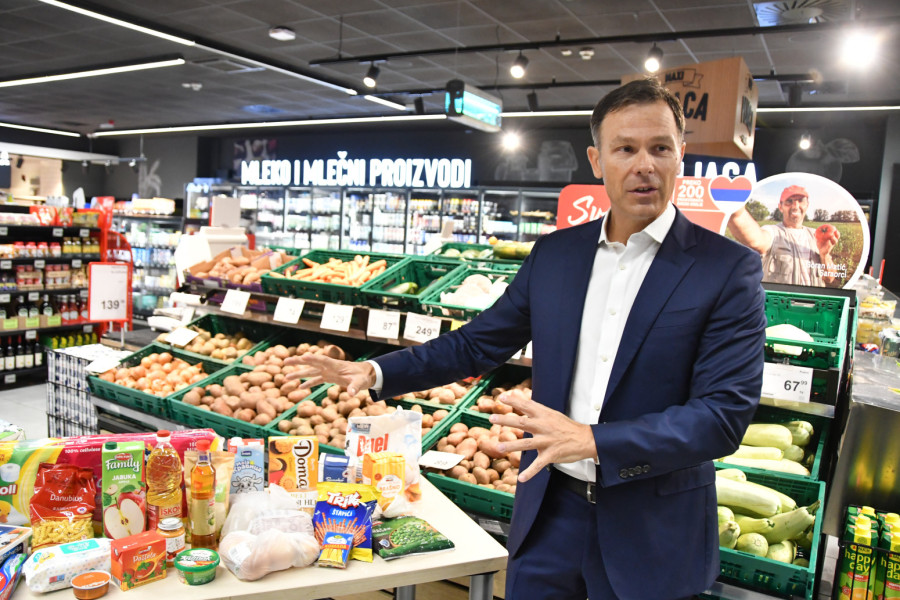 Od danas snižene cene; Mali u kupovini: Račun prošle nedelje iznosio 4.991,92 dinara, evo koliko je sada FOTO
