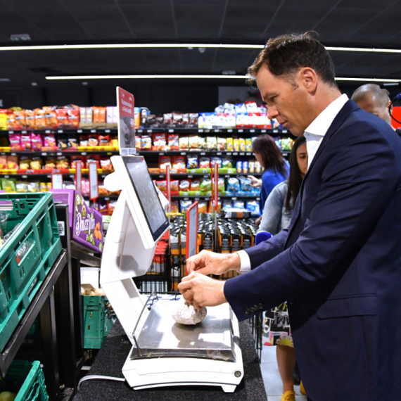 U prodavnicama niže cene; Mali uštedeo 745 dinara, a vi?