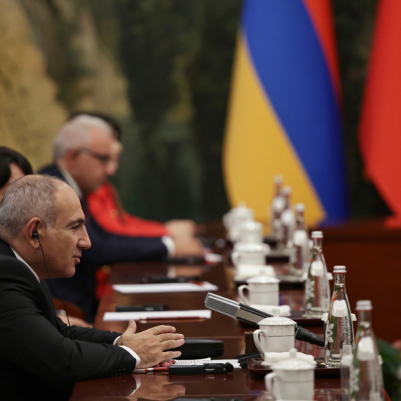 Istorijski trenutak: Ljuti neprijatelji potpisali su sporazum FOTO