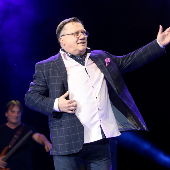 "Neću dijamante": Najveći hit Halida Bešlića niko nije hteo da snimi, a od njega je zgrnuo milione VIDEO