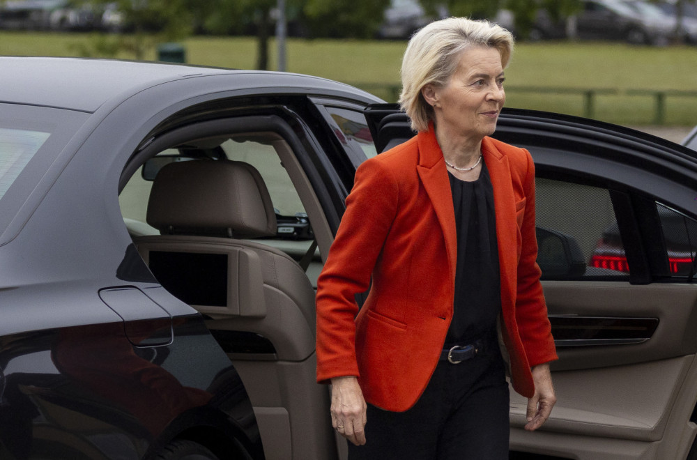 "Ursula, pakuj se, idemo ka ponoru"