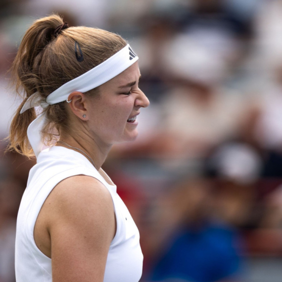 Teniserka se rasplakala usred meča: "On se nekad pojavi, to me je prestrašilo" FOTO