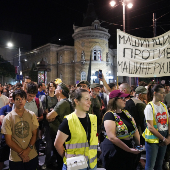 Propale blokade; Večeras u Beogradu 2,5 puta manje ljudi nego juče, u celoj Srbiji 8 puta manje