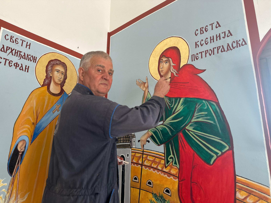 Mala svetinja velikog imena: Đorđe oslikava zidove crkve u kojoj je ikona Svete Ksenije Petrogradske FOTO