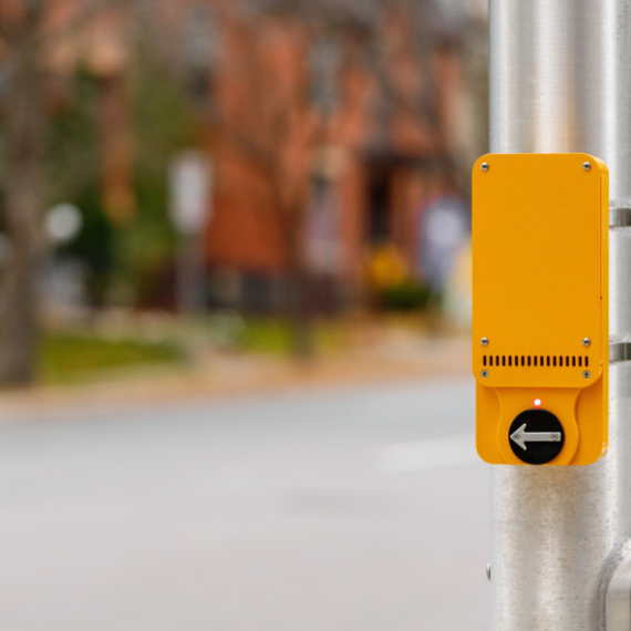 Beograđani zbunjeni novim pametnim semaforima: Evo kako se koriste