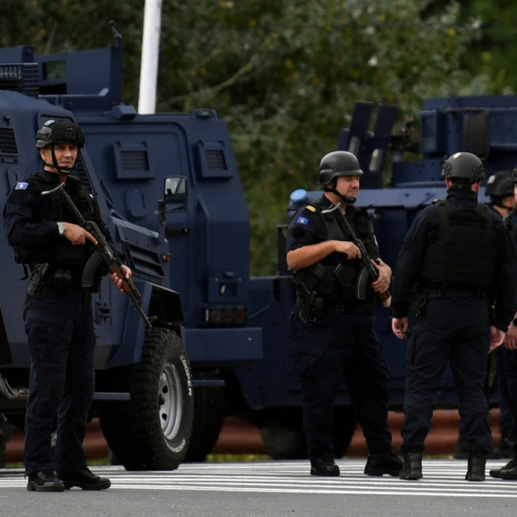 Novo iživljavanje tzv. kosovske policije: Neverovatno šta su uradili sa srpskom zastavom