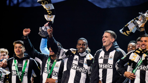 Hladan oproštaj Njukasla od Isaka – zanemarili golove i trofej, čak ni hvala iz kurtoazije