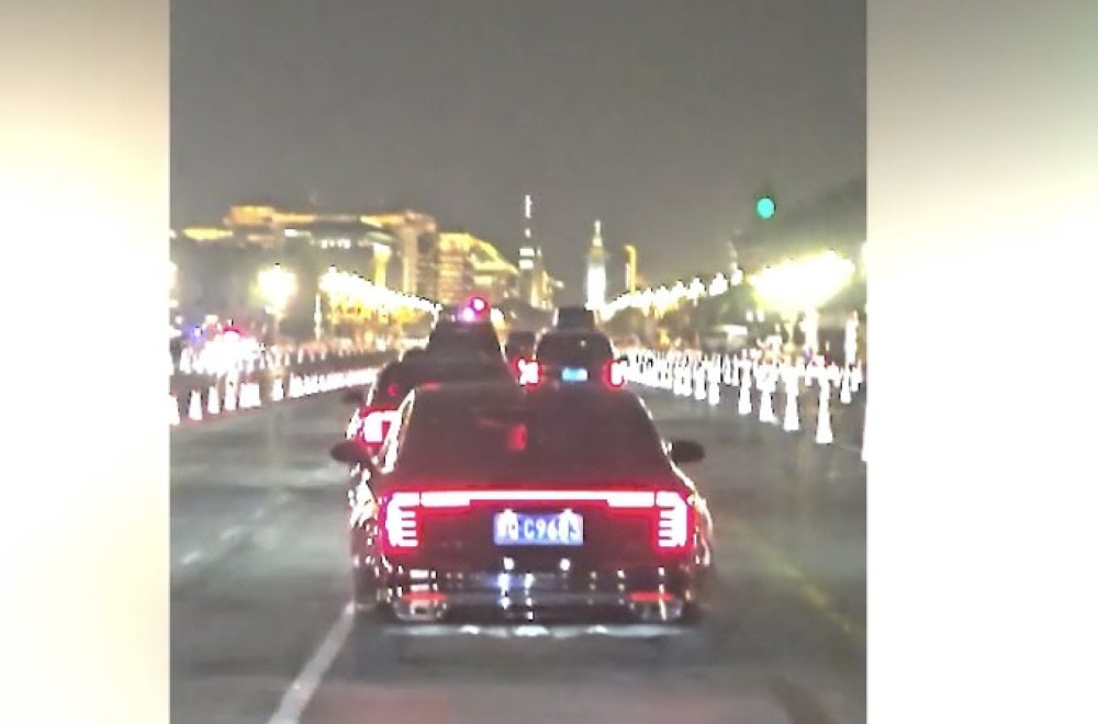 Vučiću ukazana velika čast u Kini: Ceo Peking stoji dok prolazi predsednik Srbije