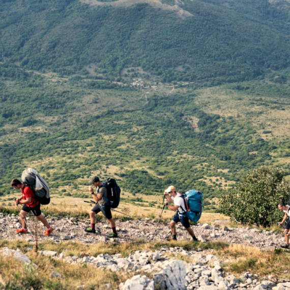 Avantura od Šiljka do Bovanskog jezera – hrabri takmičari ujedinili "Četiri elementa" na mističnom Rtnju FOTO