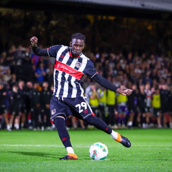 Grimzbi igrao sa neregistrovanim fudbalerom – navijači traže da ih izbace, Junajted se ne oglašava