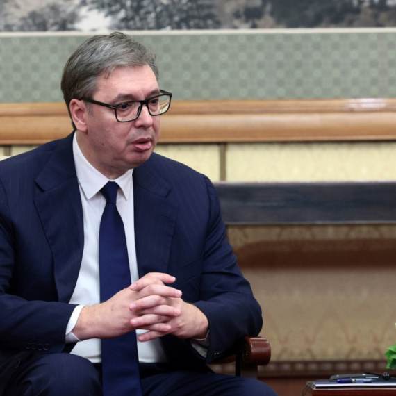 Vučić iz Kine: Leteći automobili sledeće godine u Srbiji