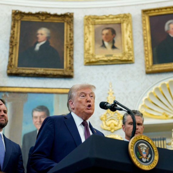 Trampova odluka blokirana, ponovo