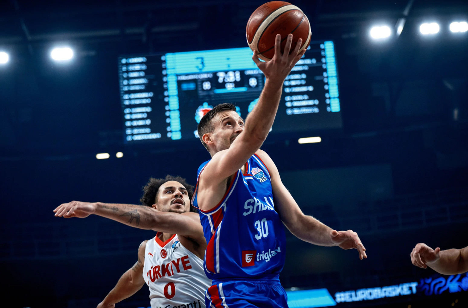 Šta ovo bi? Avramović izjurio sa terena VIDEO