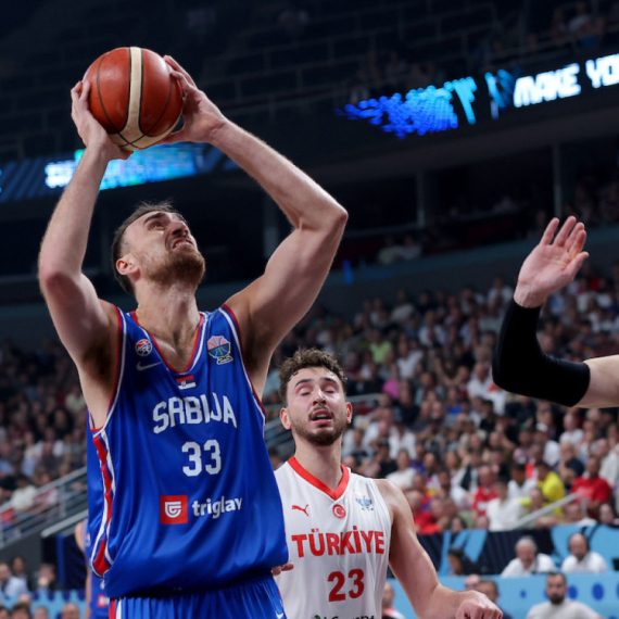 Milutinov: "Bolje da poraz dođe sada"