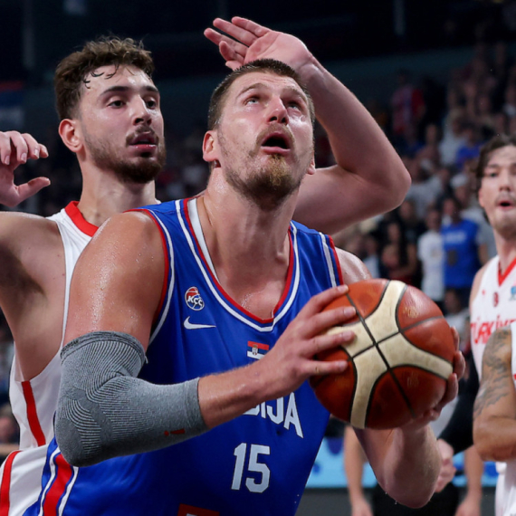 Turci "provociraju" – ko je beba? FOTO