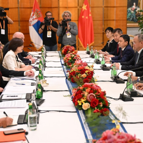 Brnabić: Histerija Šolakovih medija najbolji dokaz uspeha Vučićeve posete Kini