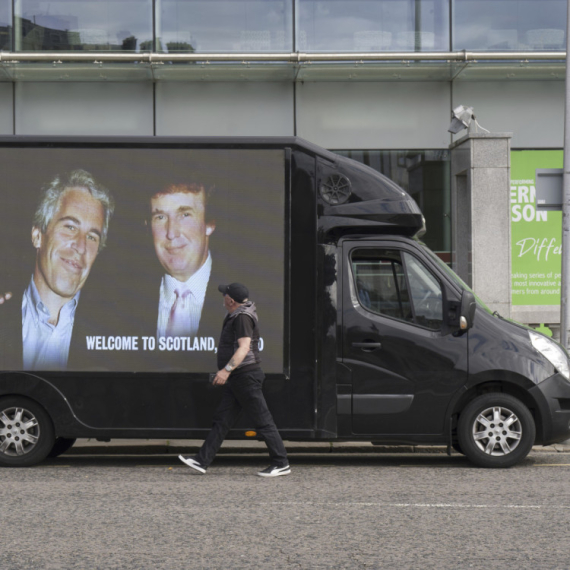 "Otvorite CIA i FBI dokumenta"