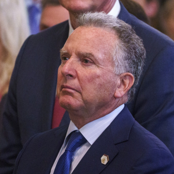 Hitan sastanak pre odlučujuće sednice: Vitkof se sastao sa Hercogom i Netanjahuom