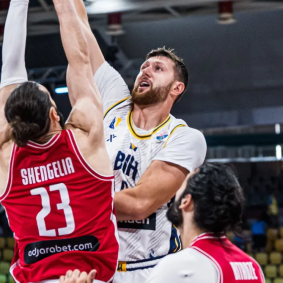 BiH se kockala, ali prošla u 1/8 finala Evrobasketa!