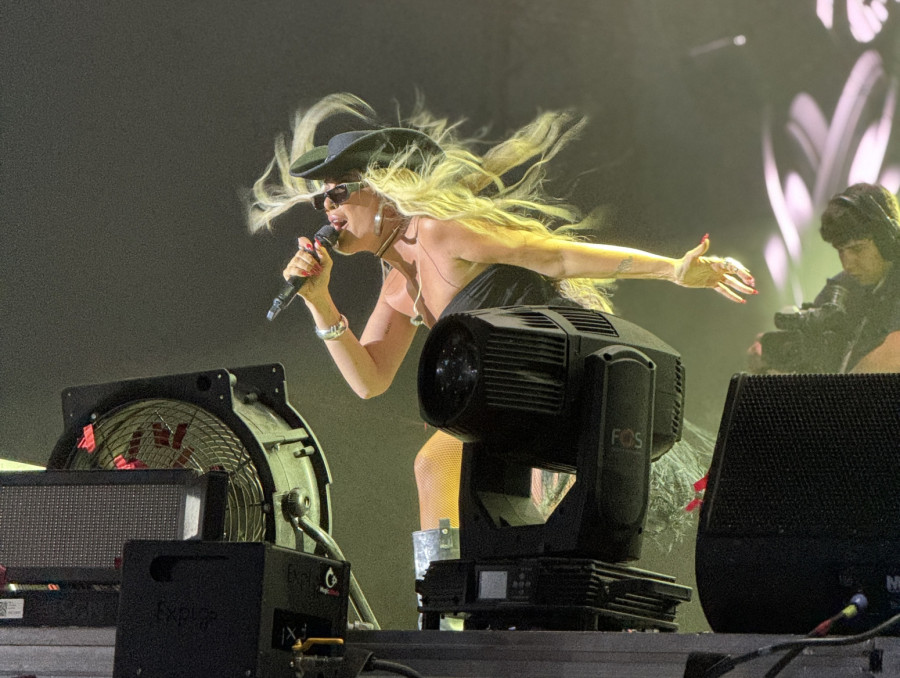 Senidah ruši sve rekorde: Fan pit u Novom Sadu rasprodat, publika traži nove datume