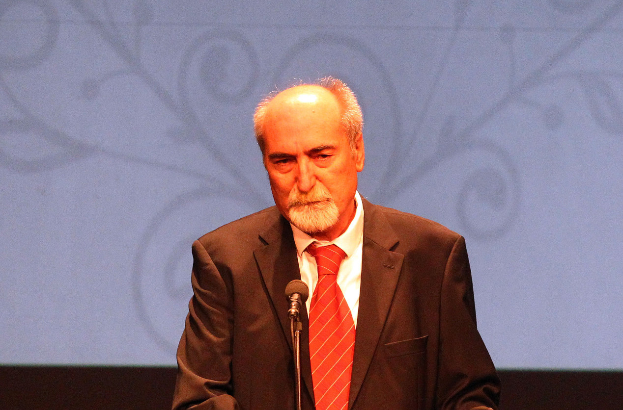 Kratka pamet Ćulibrka: Menjao naslovne sa snajperom za Vučića; Sada tvrdi da vlasnik ne može da radi šta hoće