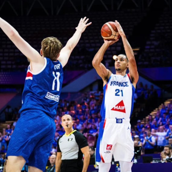 Igra mačke i miša - Francuska "zgromila" Island sa 40 razlike!