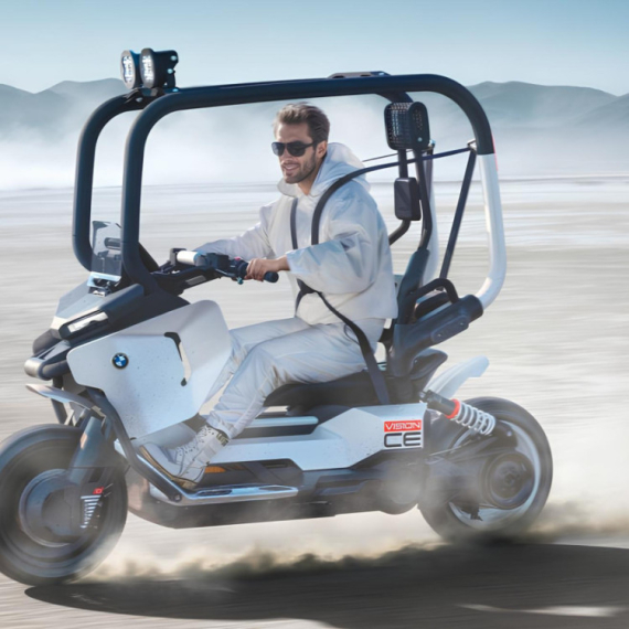 Kaciga i zaštitna oprema biće višak? BMW predstavio motocikl sa sigurnosnim pojasom FOTO