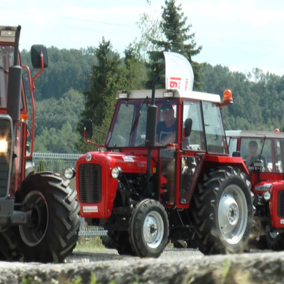 Sjajna prilika za proizvođače: Novi traktor kupilo 69 poljoprivrednika