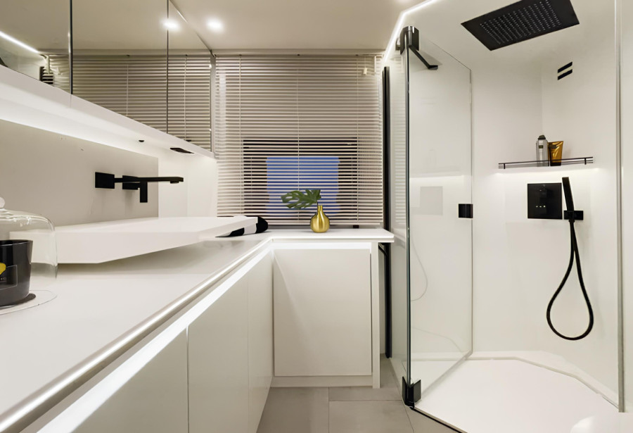 Najluksuzniji kamper ikada – košta 2,8 miliona evra i ima garažu za automobil! FOTO