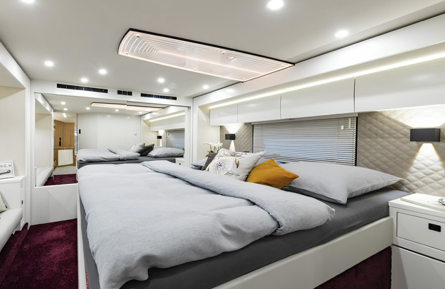 Najluksuzniji kamper ikada – košta 2,8 miliona evra i ima garažu za automobil! FOTO