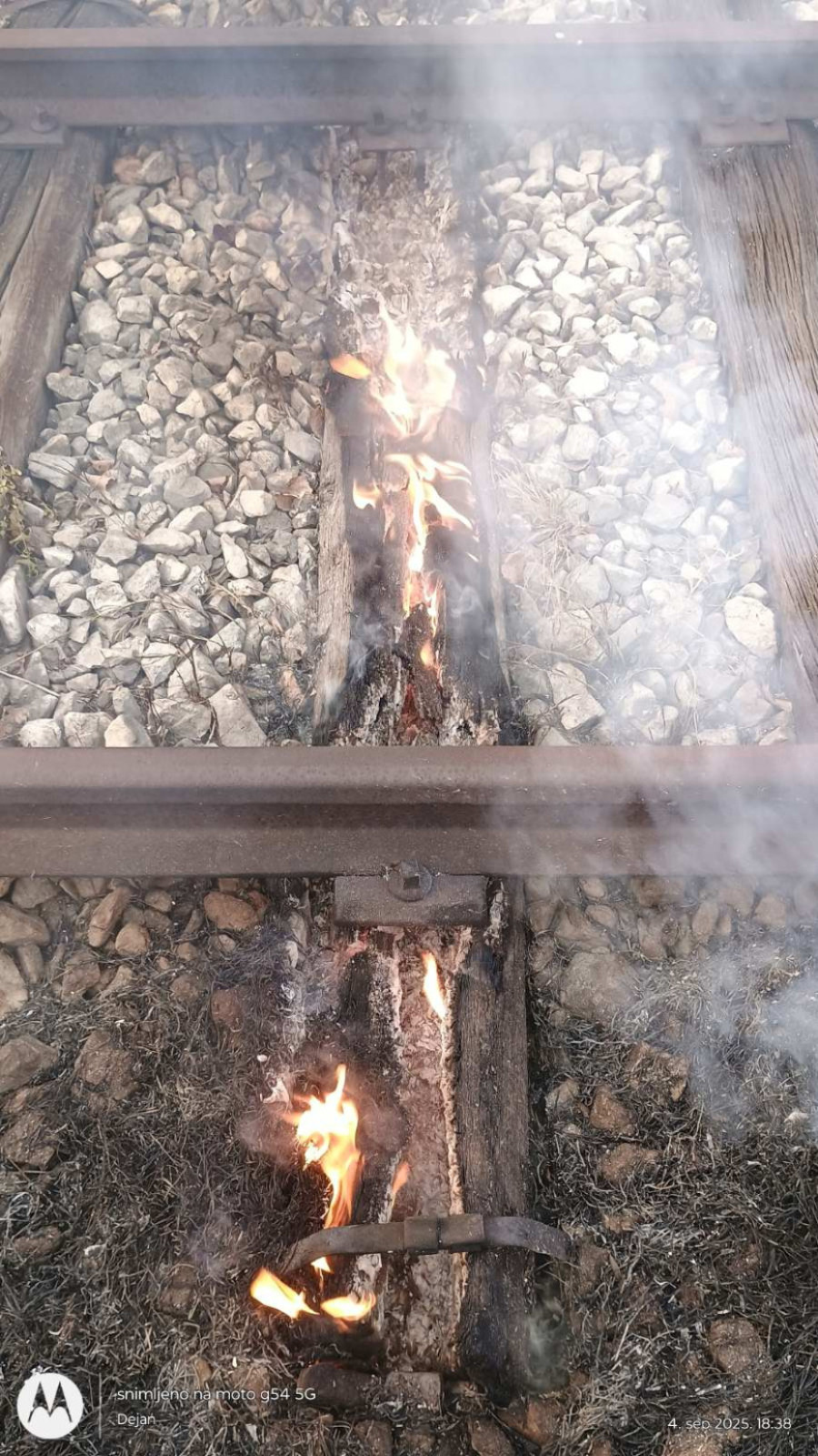 Drama između Zaječara i Negotina: Požar zaustavio vozove FOTO