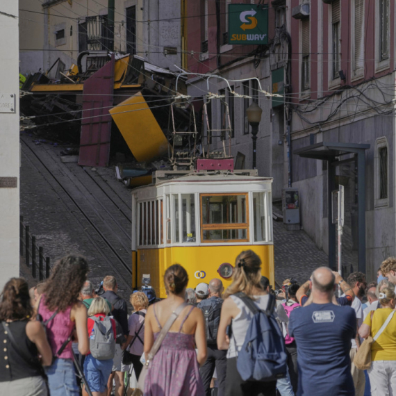 Najmanje osam stranaca poginulo u nesreći uspinjače u Lisabonu