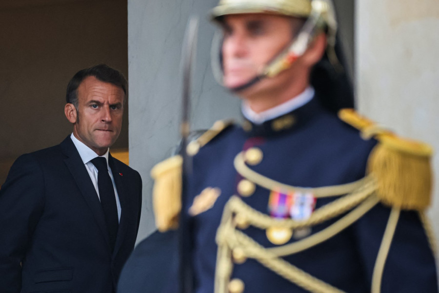 Pad se bliži – Makron već spremio zamenu?